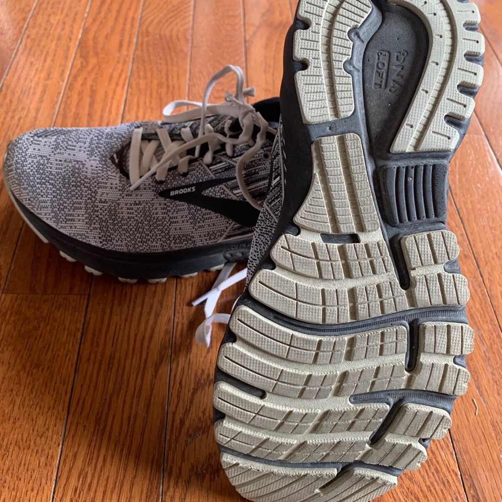 Brooks Adrenaline 19